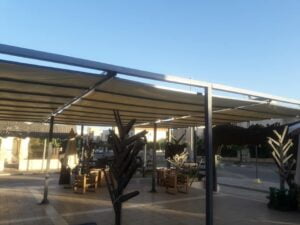 مظلات مقاهي وكافيهات في مكة