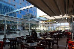 مظلات مقاهي وكافيهات في مكة