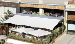 مظلات مقاهي وكافيهات في مكة