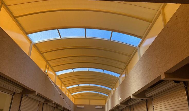 تنفيذ سريع مظلات مدارس